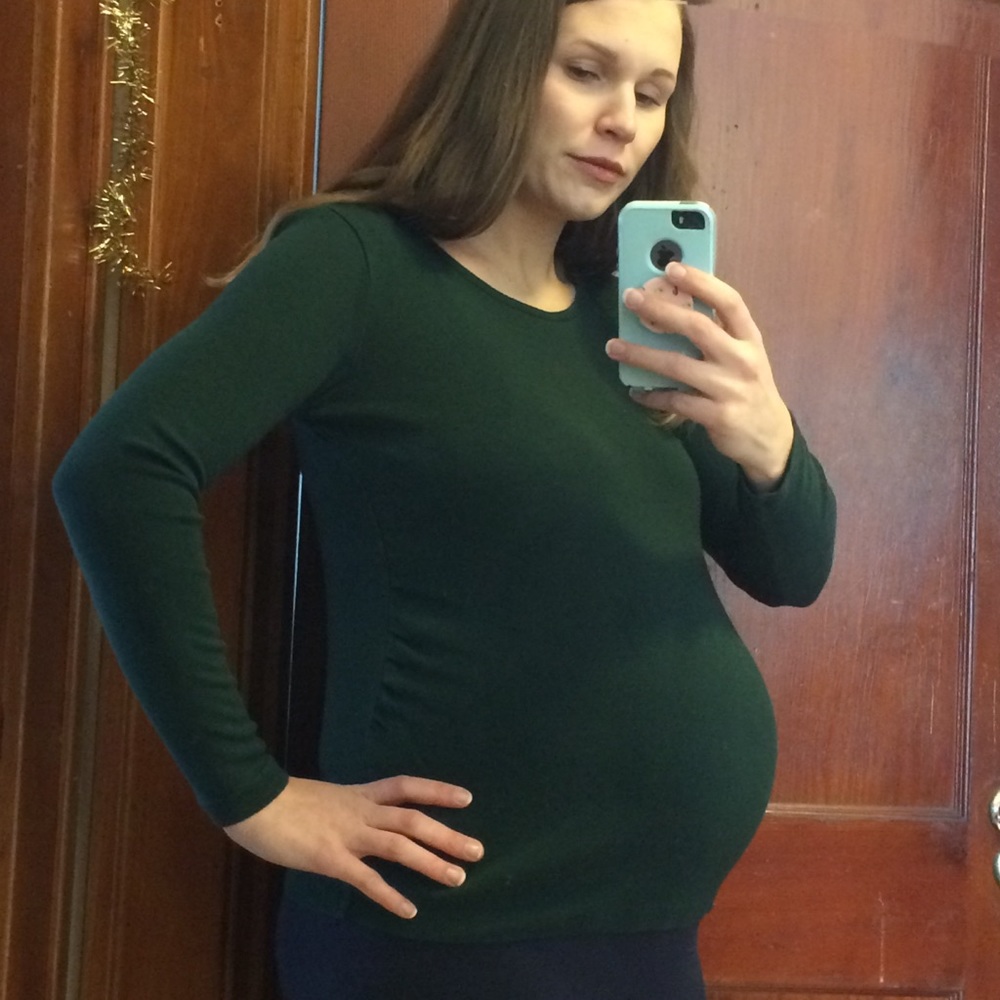 Super Soft Gap Maternity Tee - Picture 3 of 3